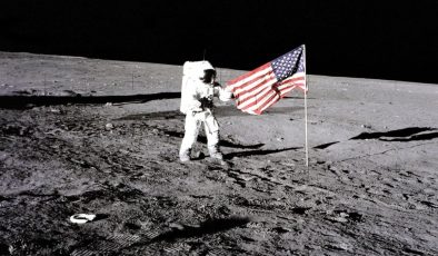 Büyük bir yalan mı? NASA, Ay’a inişini 2026’ya ertelerken komplo teorileri yeniden alevleniyor