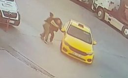 Küçükçekmece’de taksici ile kadın yolcu birbirine girdi