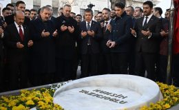 Mustafa Destici, Muhsin Yazıcıoğlu’nun kabrini ziyaret etti