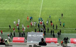 Vanspor FK, Bursaspor maçında sahadan çekildi