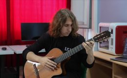 Liseli gitarist, beste üreten yapay zeka modeli ile uluslararası yarışmada ödül aldı