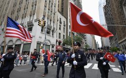 New York, Türk bayraklarıyla donandı: 41. Geleneksel Türk Günü Yürüyüşü