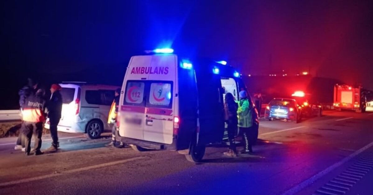 Çorum’da otomobil ile hafif ticari araç çarpıştı: 6 yaralı