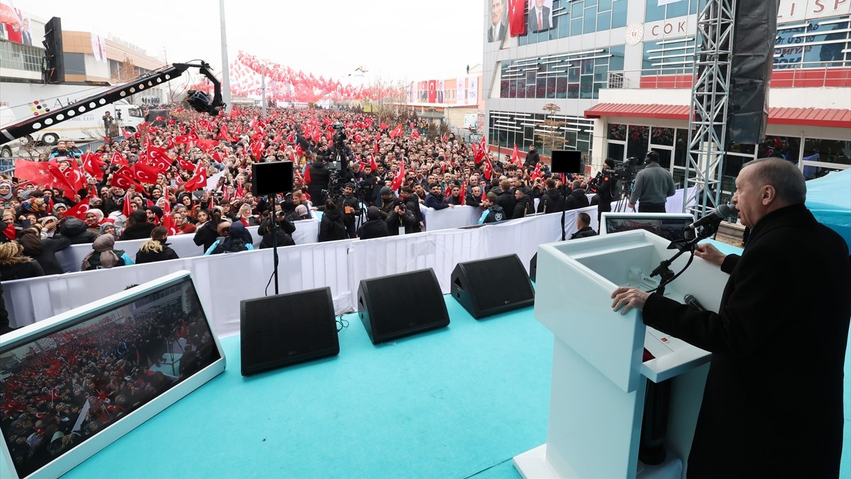Cumhurbaşkanı Erdoğan: Çok sayıda yol projemiz var, yol medeniyettir